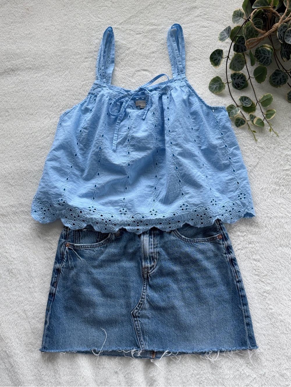 Blue Eyelet Tie-Front Top Size L 100% Cotton